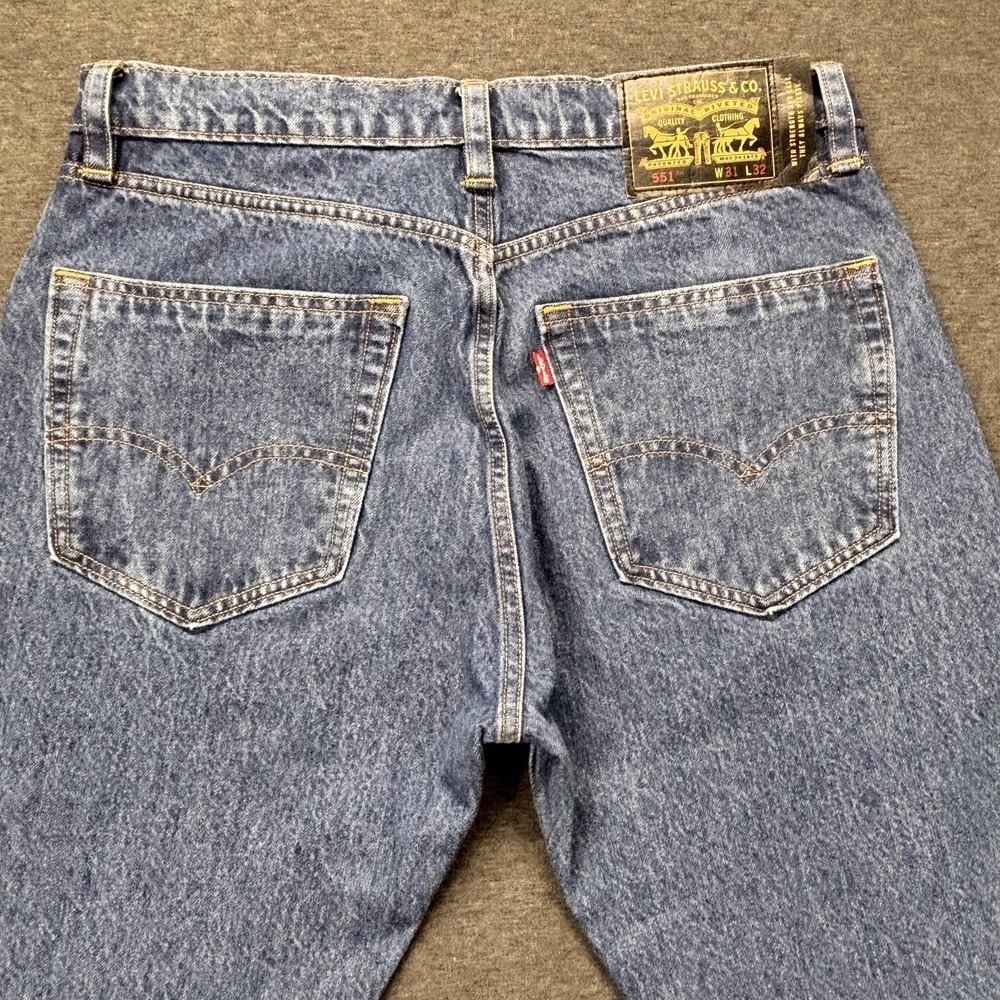 Levis 551 Jeans Mens 31x29 Blue Relaxed Fit Patchwork Raw Hem Straight Leg Denim - Picture 9 of 16